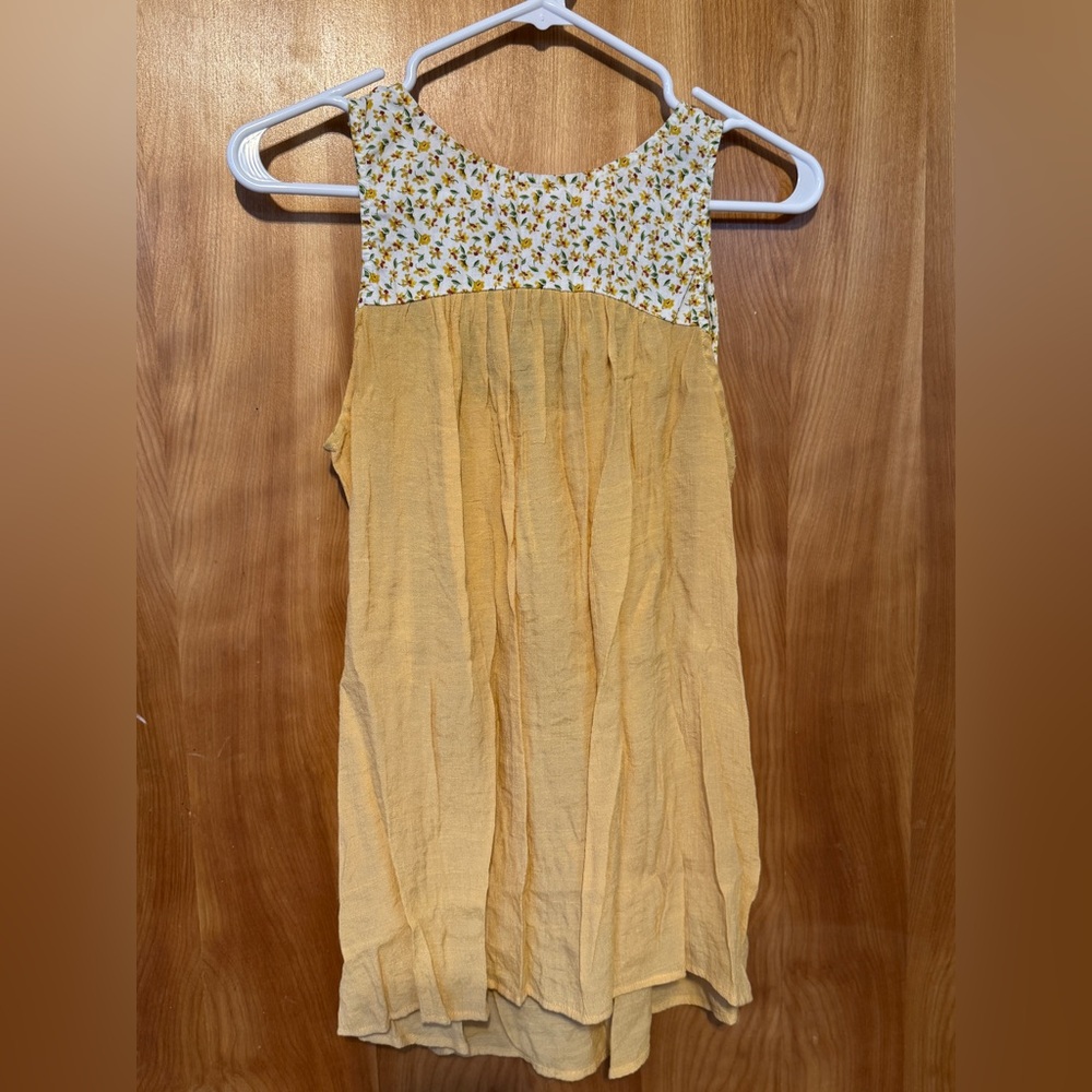 Doe & Rae Yellow Floral Sleeveless Blouse